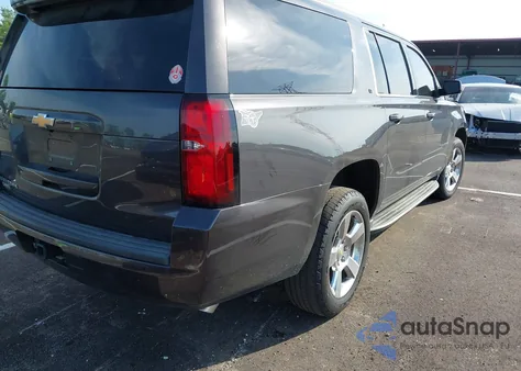 2016 Chevrolet Suburban C1500 Lt z USA, uszkodzony, nr VIN 1GNSCHKC7GR166857